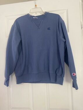 Champion Women's Crewneck Sweatshirt in Dusty Blue